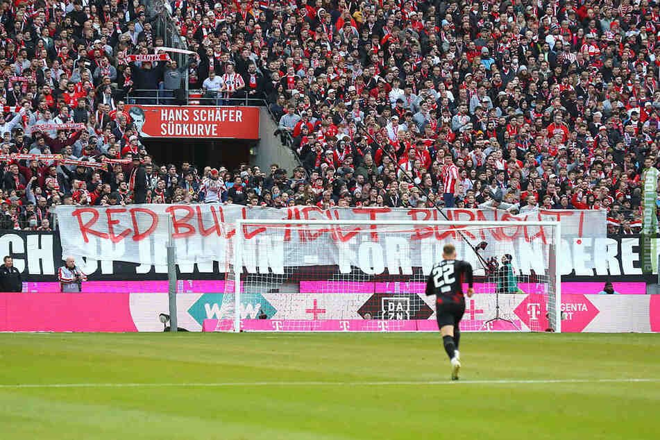 "Red Bull heals burnout!" - Köln fans mock the energy drink's slogan to take a jab at Leipzig's DoF Max Eberl, who used burnout syndrome as an excuse to get out of his Gladbach contract after his agreement to join them