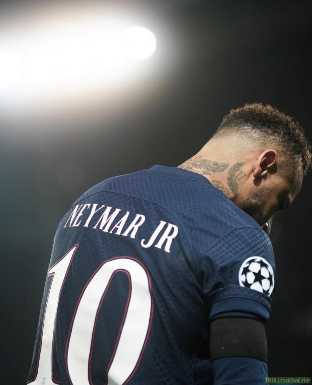 Neymar wants to stay at PSG. A source close to PSG says the meeting between Nasser & Todd Boehly did not involve Neymar but the London club wanted to apologise for the Ziyech case. @lequipe.