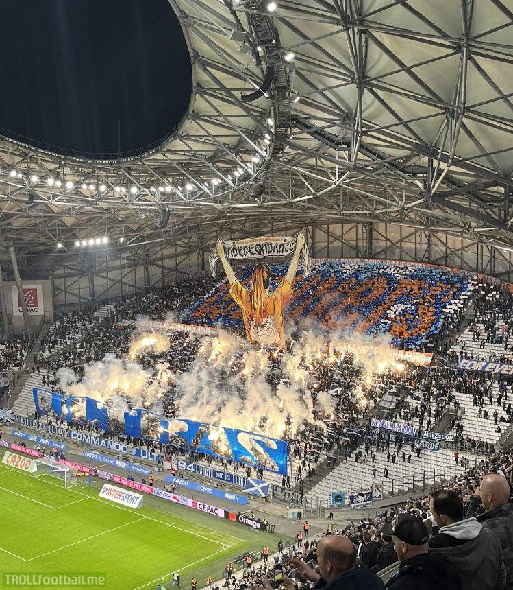 Amazing tifo made by OM girls to celebrate women rights