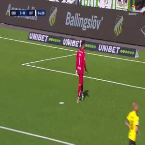 BK Häcken takes the lead after Hammarby IF’s goalkeeper mistakes the penalty spot for the ball