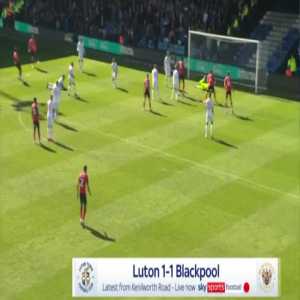 Luton [1]-1 Blackpool - Pelly Ruddock 45'+2'