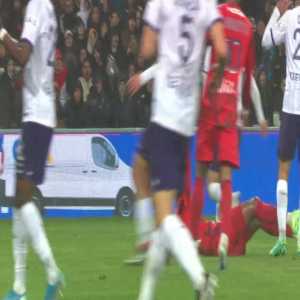 Toulouse 0-1 Lyon - Alexandre Lacazette penalty 34'